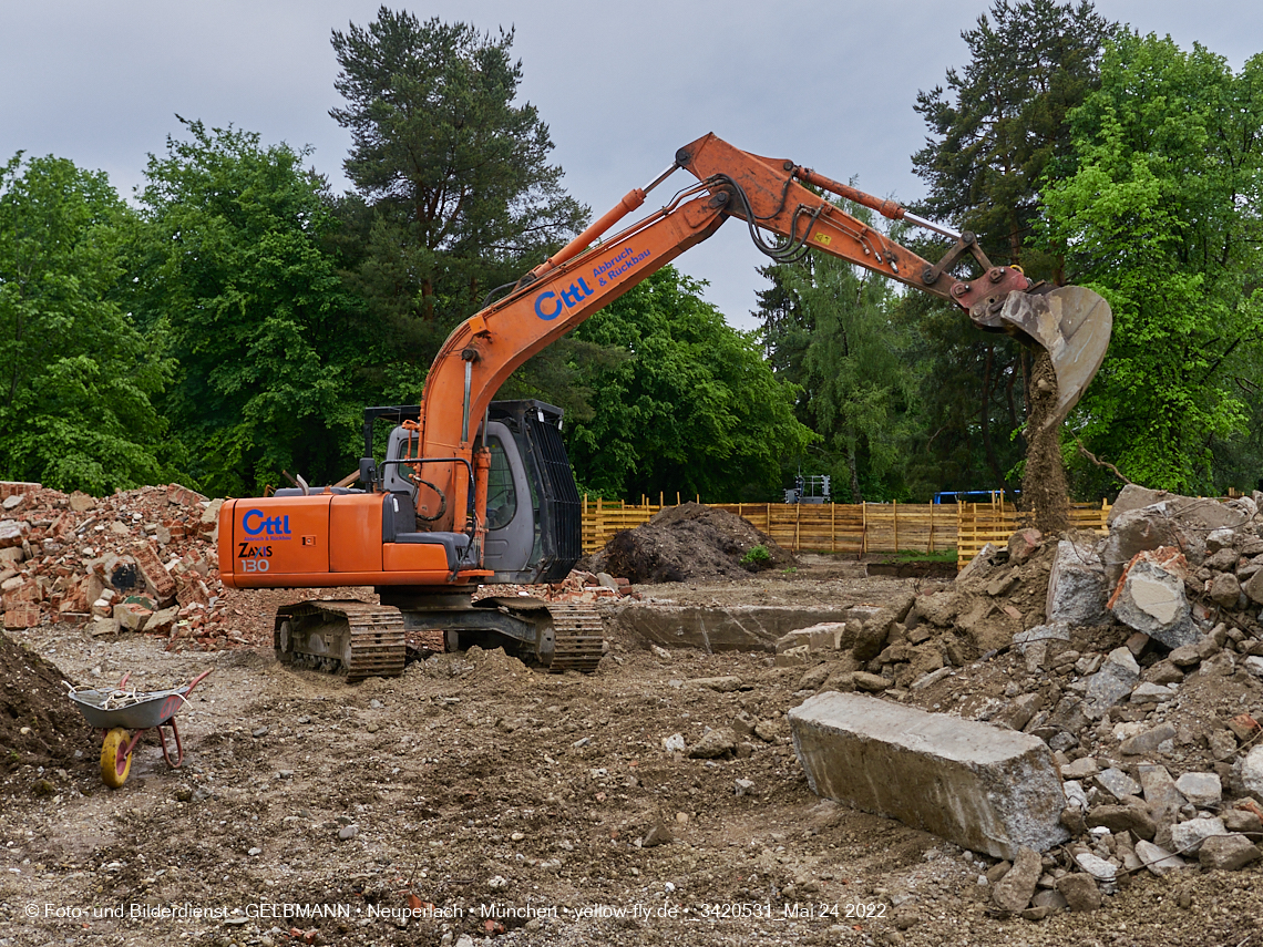 24.05.2022 - Baustelle am Haus für Kinder in Neuperlach